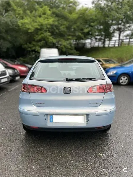 Usado Seat Ibiza Stella 64 CV (47 kW) 2004 Azul Utilitario