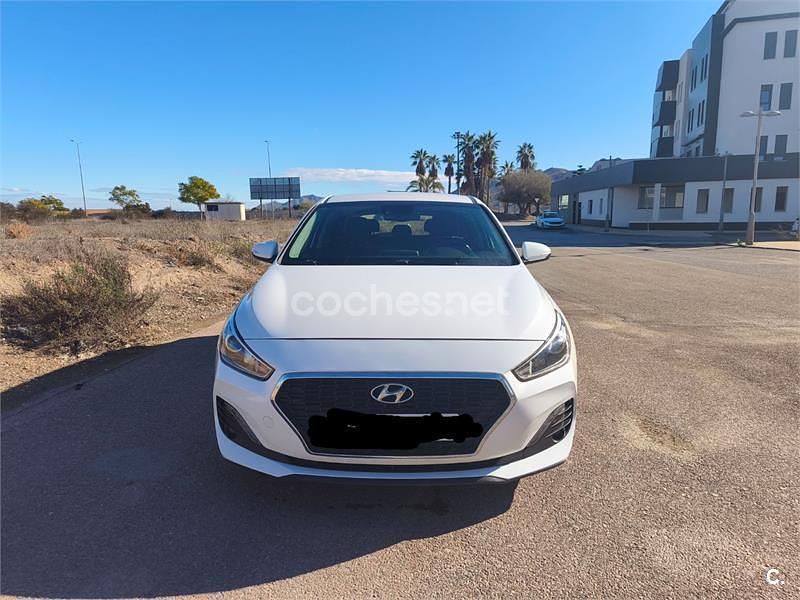 Usado Hyundai i30 GO! 116 CV (85 kW) 2018 Blanco Berlina