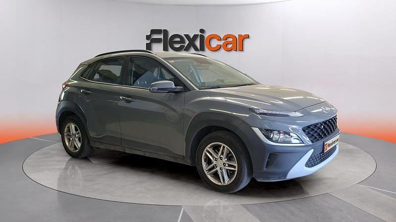 Usado Hyundai Kona 120 CV (88 kW) 2021 Gris SUV