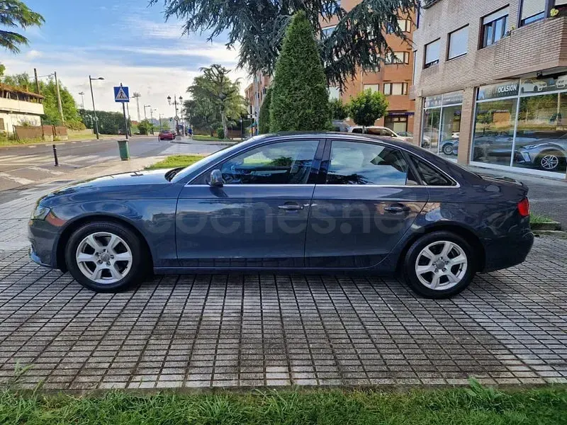 Usado Audi A4 136 CV (100 kW) 2011 Gris / plata Berlina