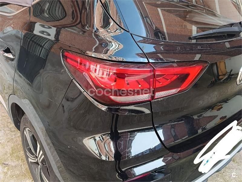 Usado MG ZS Comfort 106 CV (77 kW) 2022 Negro SUV