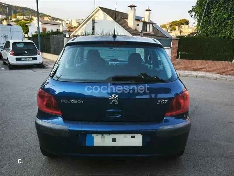 Usado Peugeot 307 90 CV (66 kW) 2004 Azul Berlina