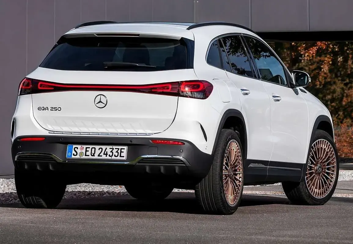 Usado Mercedes EQA250 139 kW (190 CV) 2022 Blanco SUV
