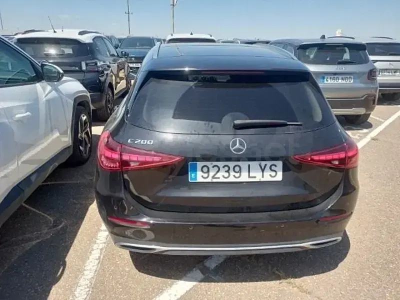 Usado Mercedes C200 204 CV (150 kW) 2022 Negro Familiar