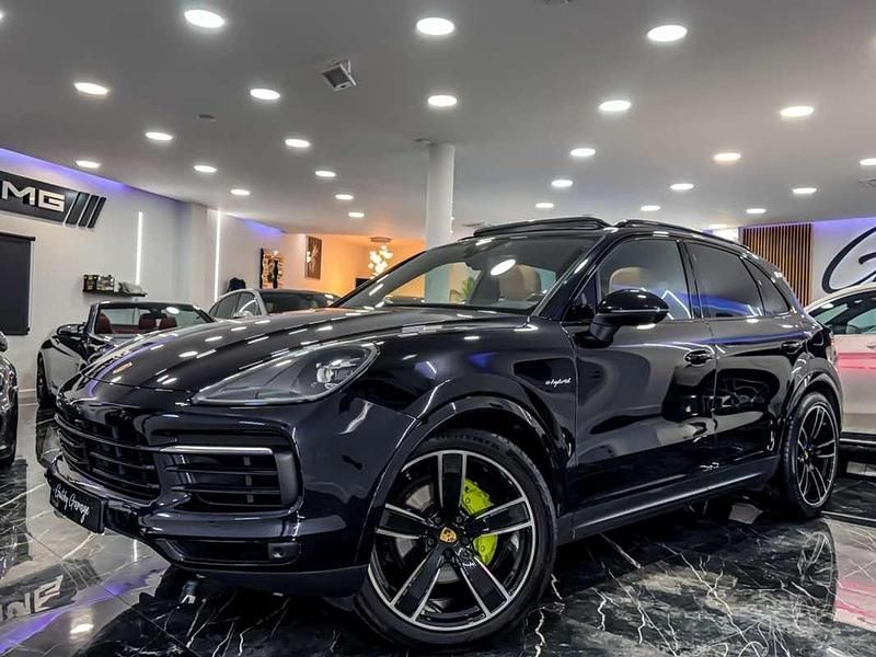 Negro Usado 2019 Porsche Cayenne SUV | 63.990 € (Precio justo) - Imagen 1/4