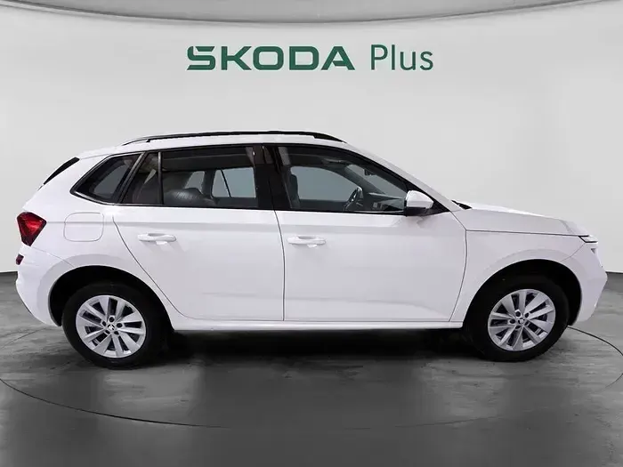 Usado Skoda Kamiq Essence 95 CV (69 kW) 2024 Blanco SUV
