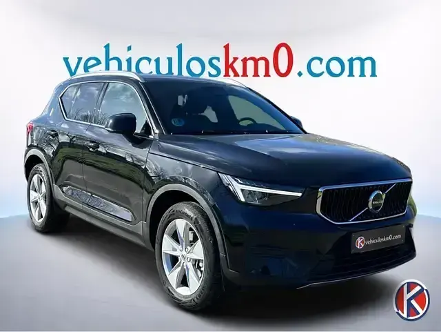 Begagnad Volvo XC40 Core 163 HK (119 kW) 2024 Svart SUV