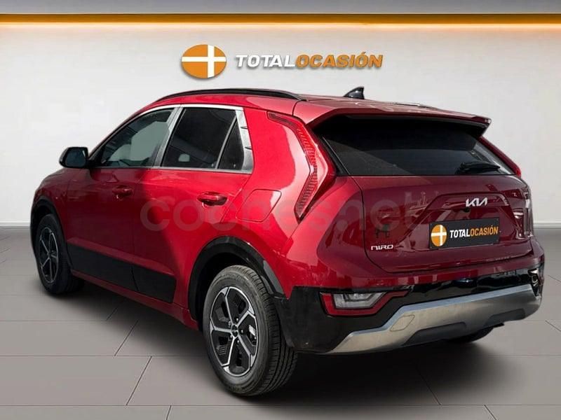Usado Kia Niro 141 CV (103 kW) 2022 Rojo SUV