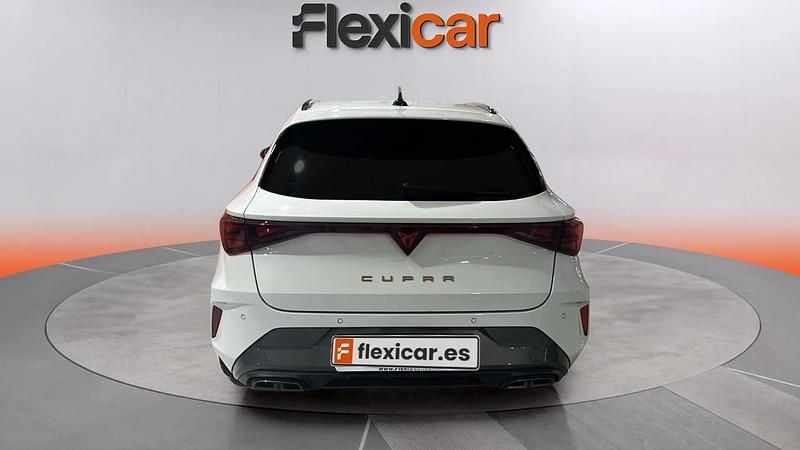 Usado Cupra Leon 150 CV (110 kW) 2025 Blanco Familiar