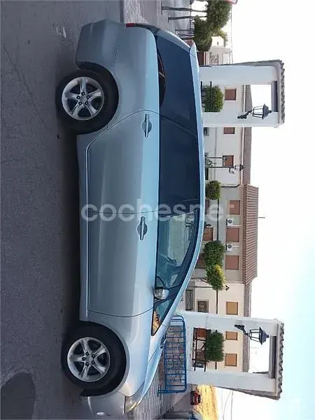 Usado Mitsubishi Grandis Intense+ 136 CV (100 kW) 2006 Gris / plata Monovolumen