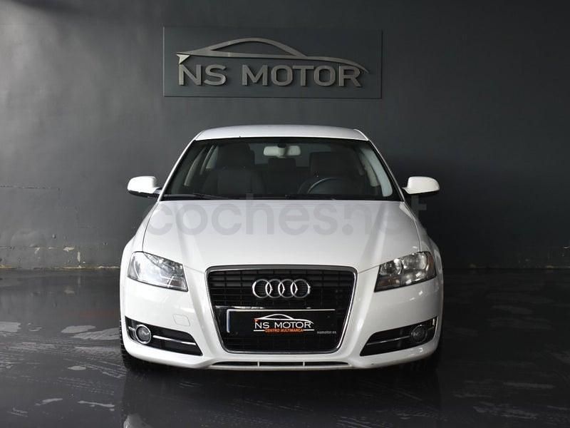 Usado Audi A3 Attraction 105 CV (77 kW) 2012 Blanco Utilitario