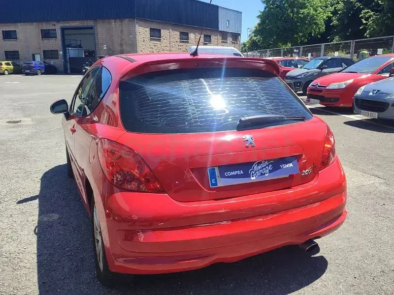 Usado Peugeot 207 Premium 120 CV (88 kW) 2008 Rojo Berlina