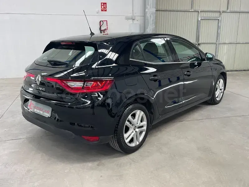 Usado Renault Mégane Business 95 CV (69 kW) 2019 Negro Berlina