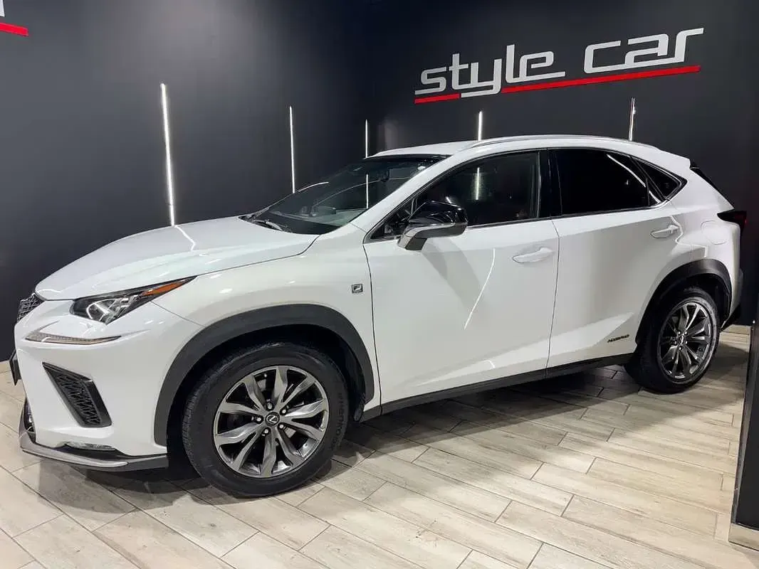 Usado Lexus NX300 Sport Line 197 CV (144 kW) 2019 Blanco SUV