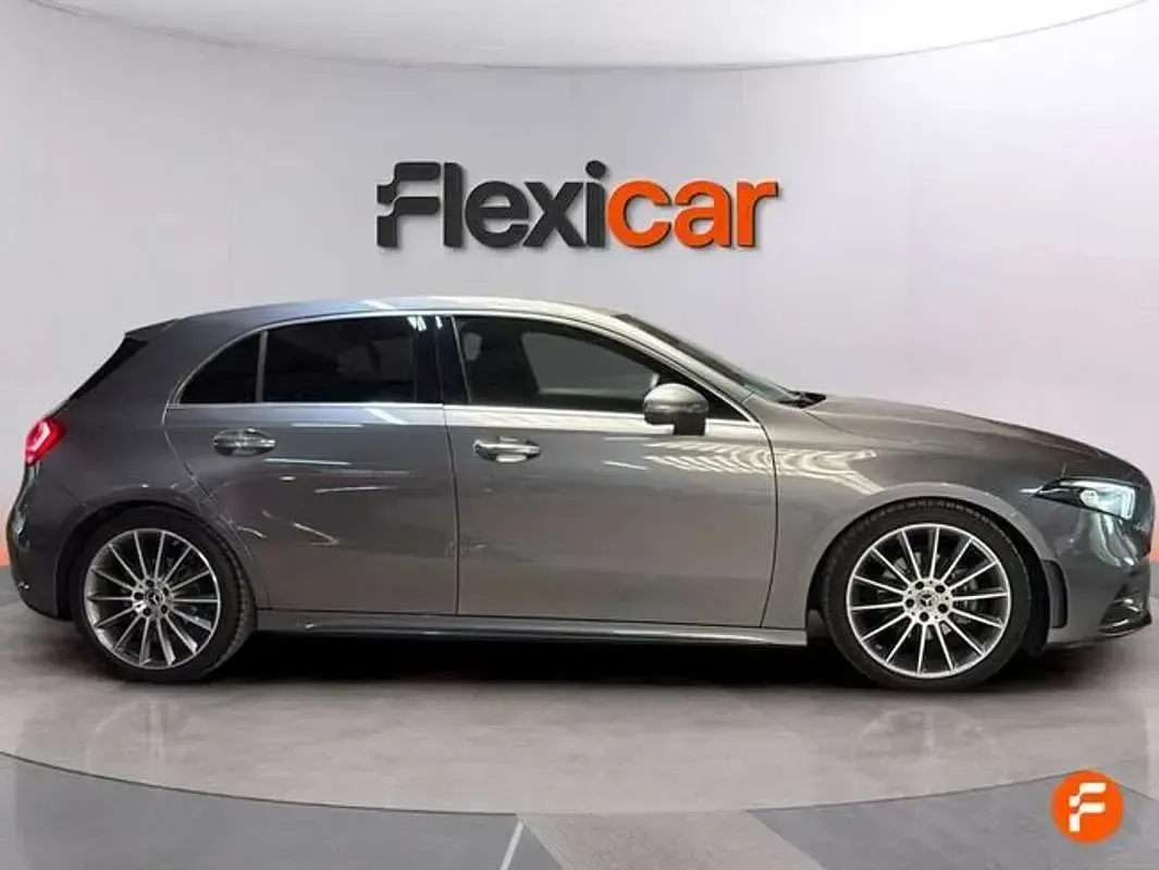 Usado Mercedes A180 136 CV (100 kW) 2019 Gris Utilitario
