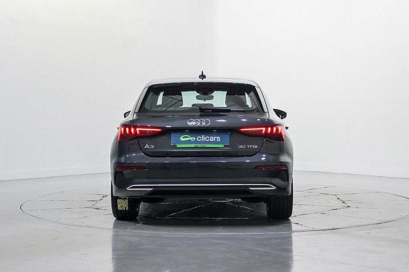 Usado Audi A3 Sportback e-tron Advanced 110 CV (80 kW) 2021 Gris Utilitario