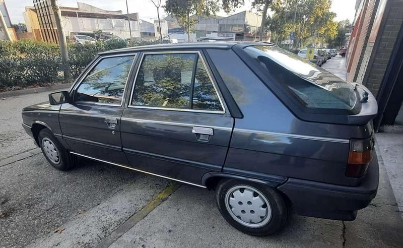 Usado Renault 14 60 CV (44 kW) 1988 Gris Utilitario
