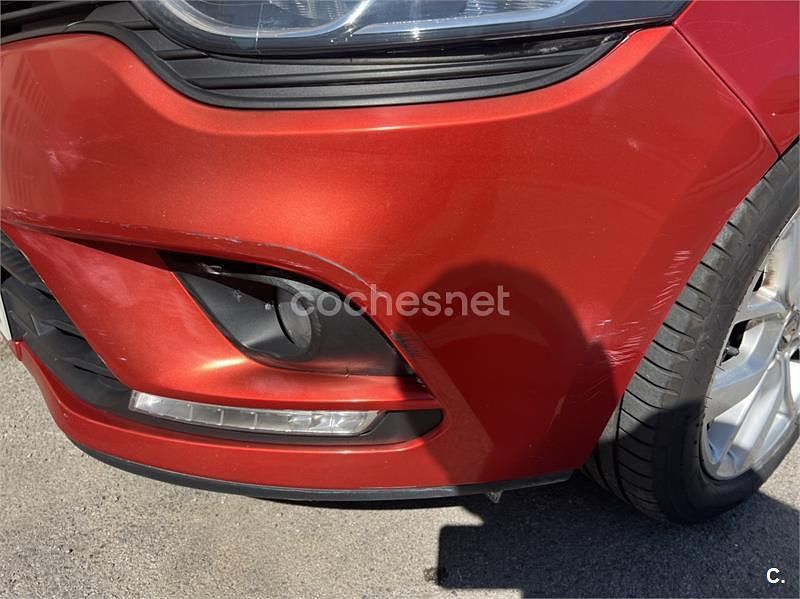 Usado Renault Clio IV LIMITED 90 CV (66 kW) 2019 Rojo Berlina