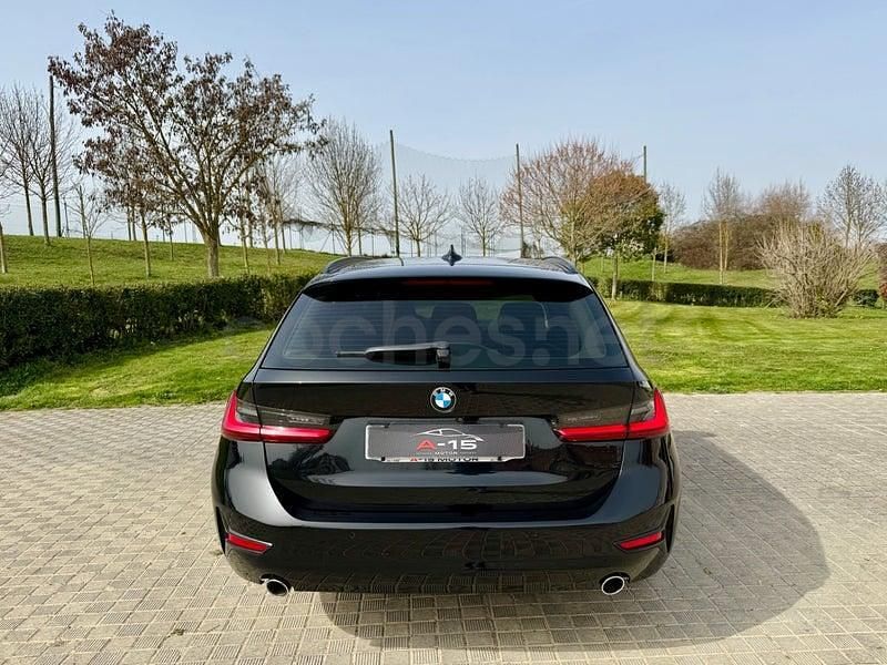 Usado BMW 318 Comfort Edition 150 CV (110 kW) 2022 Negro Familiar