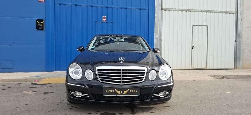 Negro Usado 2008 Mercedes E200 Avantgarde Berlina | 8799 € - Imagen 1/4
