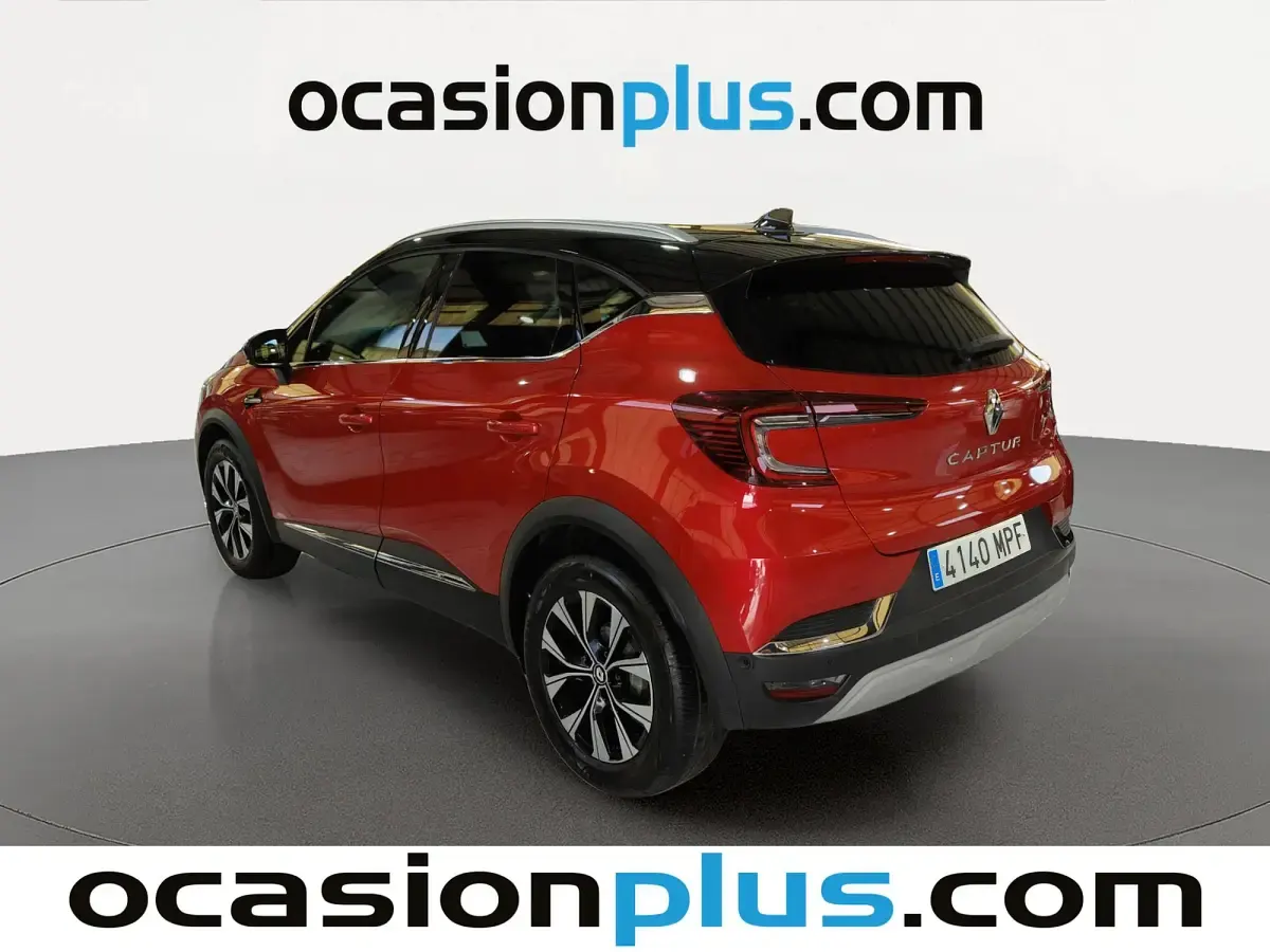 Usado Renault Captur Techno 91 CV (66 kW) 2024 Rojo SUV