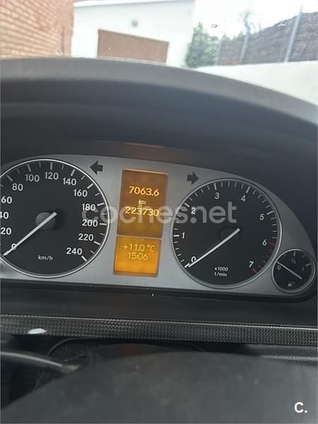 Usado Mercedes B200 193 CV (141 kW) 2007 Negro Monovolumen