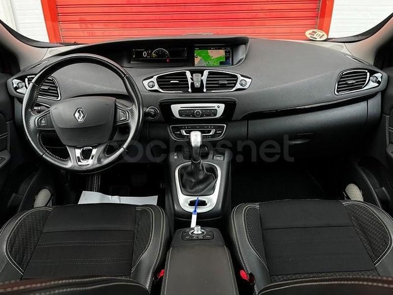 Usado Renault Grand Scénic III Bose Edition 110 CV (80 kW) 2015 Rojo Monovolumen