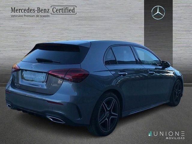 Usado Mercedes A180 AMG line 116 CV (85 kW) 2026 Gris montaña