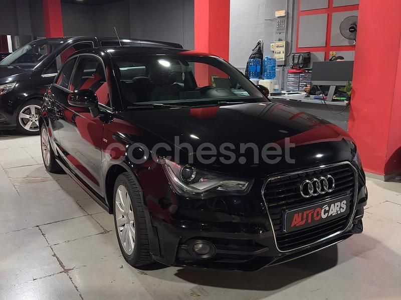 Negro Usado 2011 Audi A1 Attraction Berlina | 7900 € (Precio justo) - Imagen 1/4