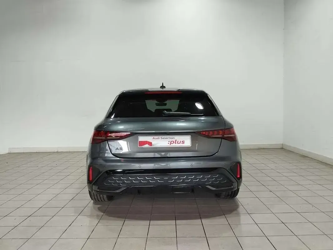 Usado Audi A3 Sportback S-Line 150 CV (110 kW) 2025 Gris Utilitario