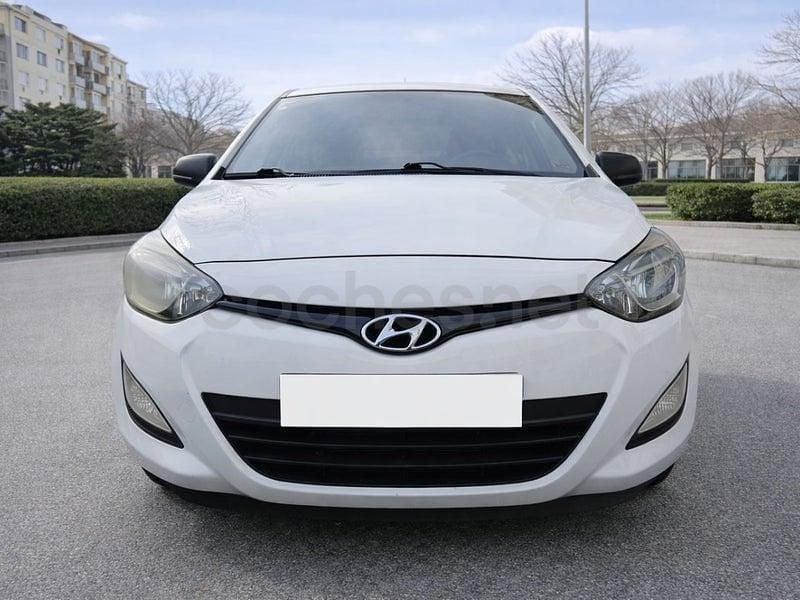 Usado Hyundai i20 85 CV (62 kW) 2013 Blanco Utilitario