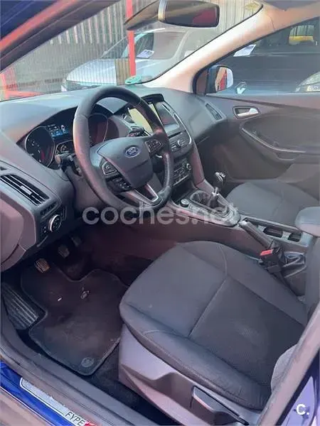 Usado Ford Focus Trend 120 CV (88 kW) 2016 Azul Berlina
