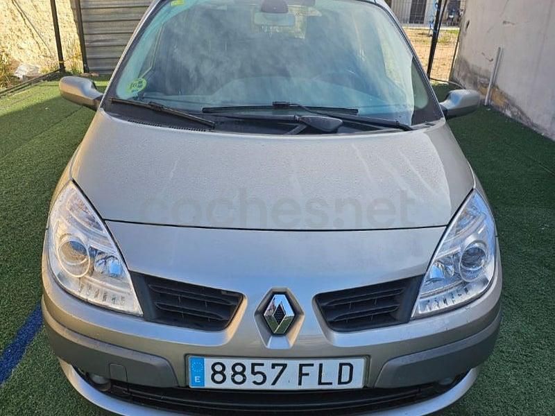 Usado Renault Scénic II 130 CV (95 kW) 2007 Gris / plata Monovolumen
