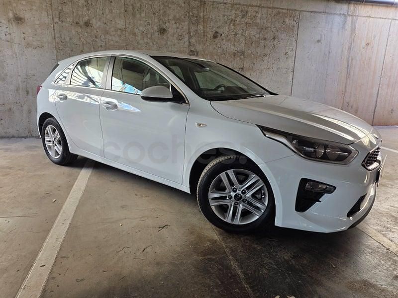 Usado Kia Ceed 136 CV (100 kW) 2021 Blanco Utilitario