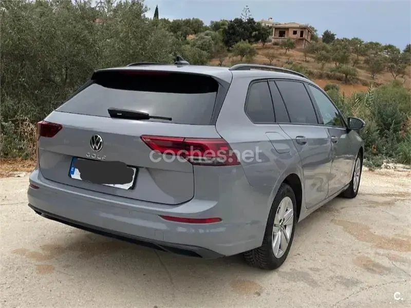 Usado VW Golf VIII 115 CV (84 kW) 2021 Gris / plata Familiar