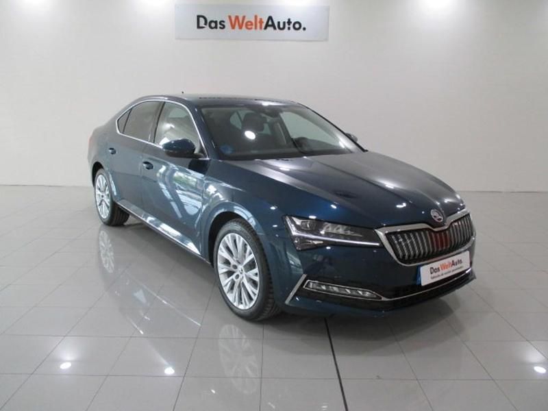 Azul Usado 2022 Skoda Superb LAURIN & KLEMENT Familiar | 35.990 € - Imagen 1/4