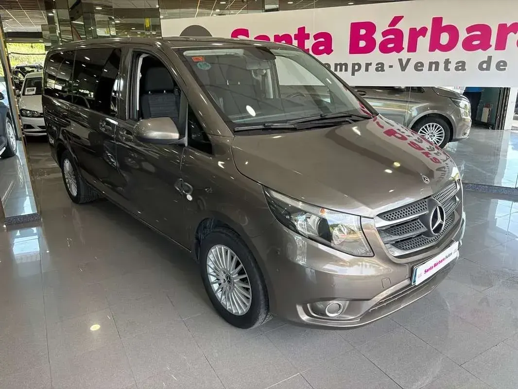 Usado Mercedes Vito 136 CV (100 kW) 2018 Marrón Van