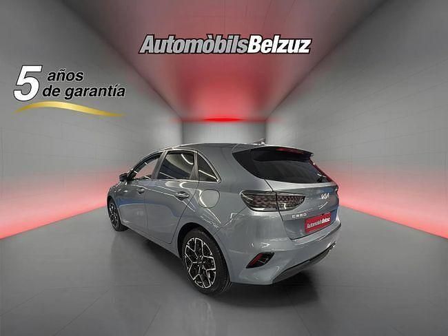 Usado Kia Ceed 101 CV (74 kW) 2025 Gris Utilitario