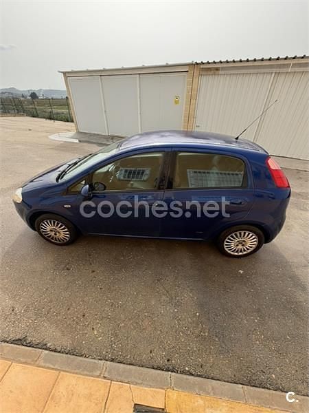 Usado Fiat Grande Punto Dynamic 75 CV (55 kW) 2008 Azul Utilitario