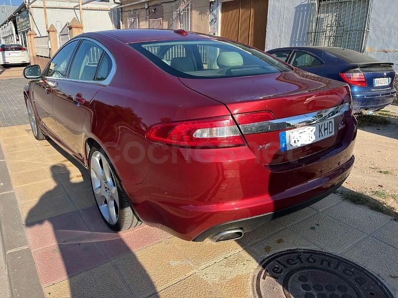 Usado Jaguar XF 416 CV (305 kW) 2008 Granate Berlina