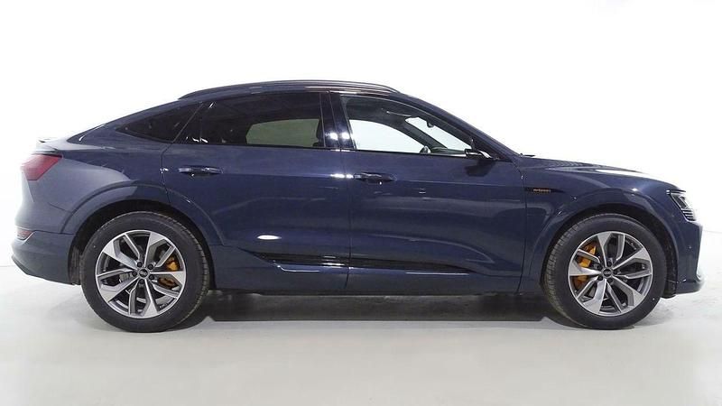 Usado Audi e-tron S-line plus 300 kW (408 CV) 2022 Azul SUV