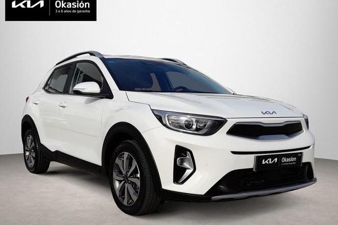 Usado Kia Stonic 121 CV (88 kW) 2024 Blanco SUV