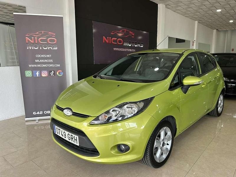 Verde Usado 2010 Ford Fiesta Trend Utilitario | 6800 € (Precio justo) - Imagen 1/4