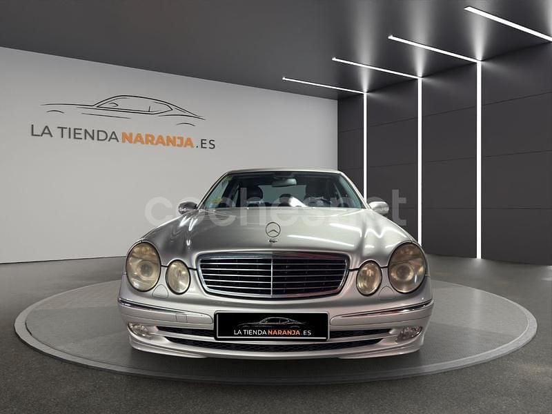 Usado Mercedes E320 Avantgarde 224 CV (164 kW) 2004 Gris / plata Familiar