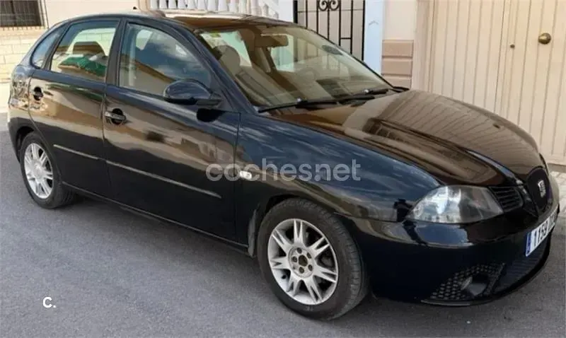 Begagnad Seat Ibiza Sport 75 HK (55 kW) 2006 Svart Halvkombi