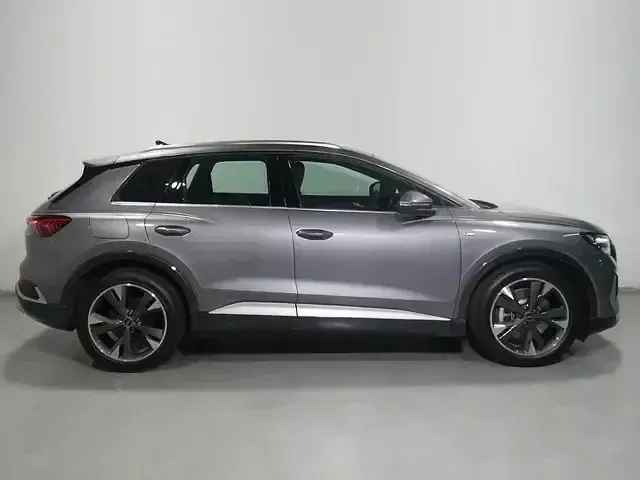 Usado Audi Q4 e-tron 210 kW (286 CV) 2025 Gris SUV