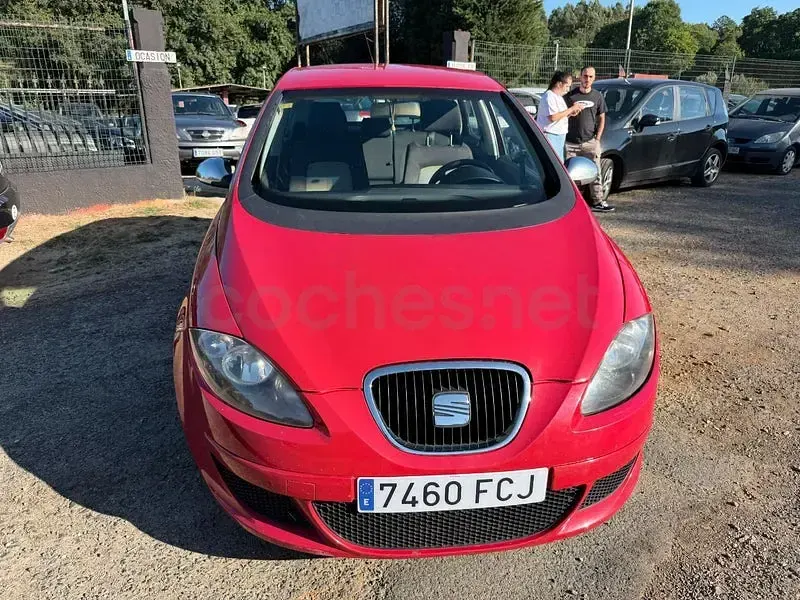 Usado Seat Altea Sport 105 CV (77 kW) 2006 Rojo Monovolumen