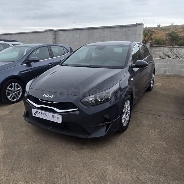 Usado Kia Ceed 100 CV (73 kW) 2021 Gris / plata Utilitario