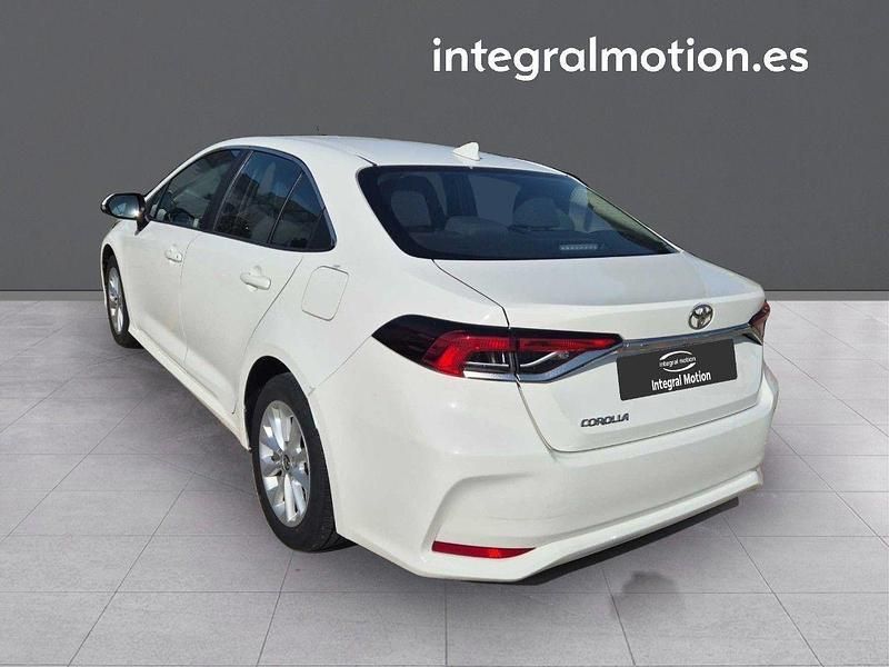 Usado Toyota Corolla Active 125 CV (91 kW) 2023 Negro Berlina