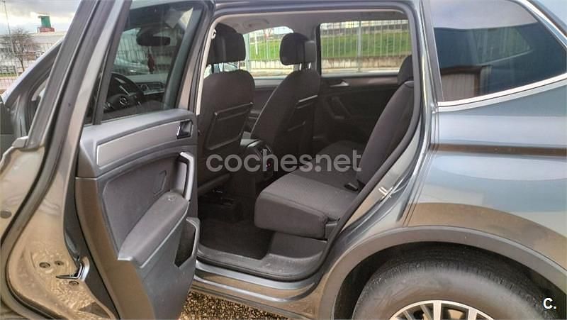 Usado VW Tiguan Allspace Sportline 190 CV (139 kW) 2018 Gris / plata SUV